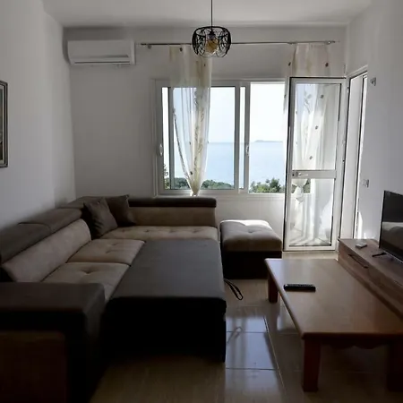 Chic Apartament