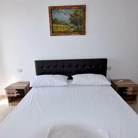 Chic Apartament